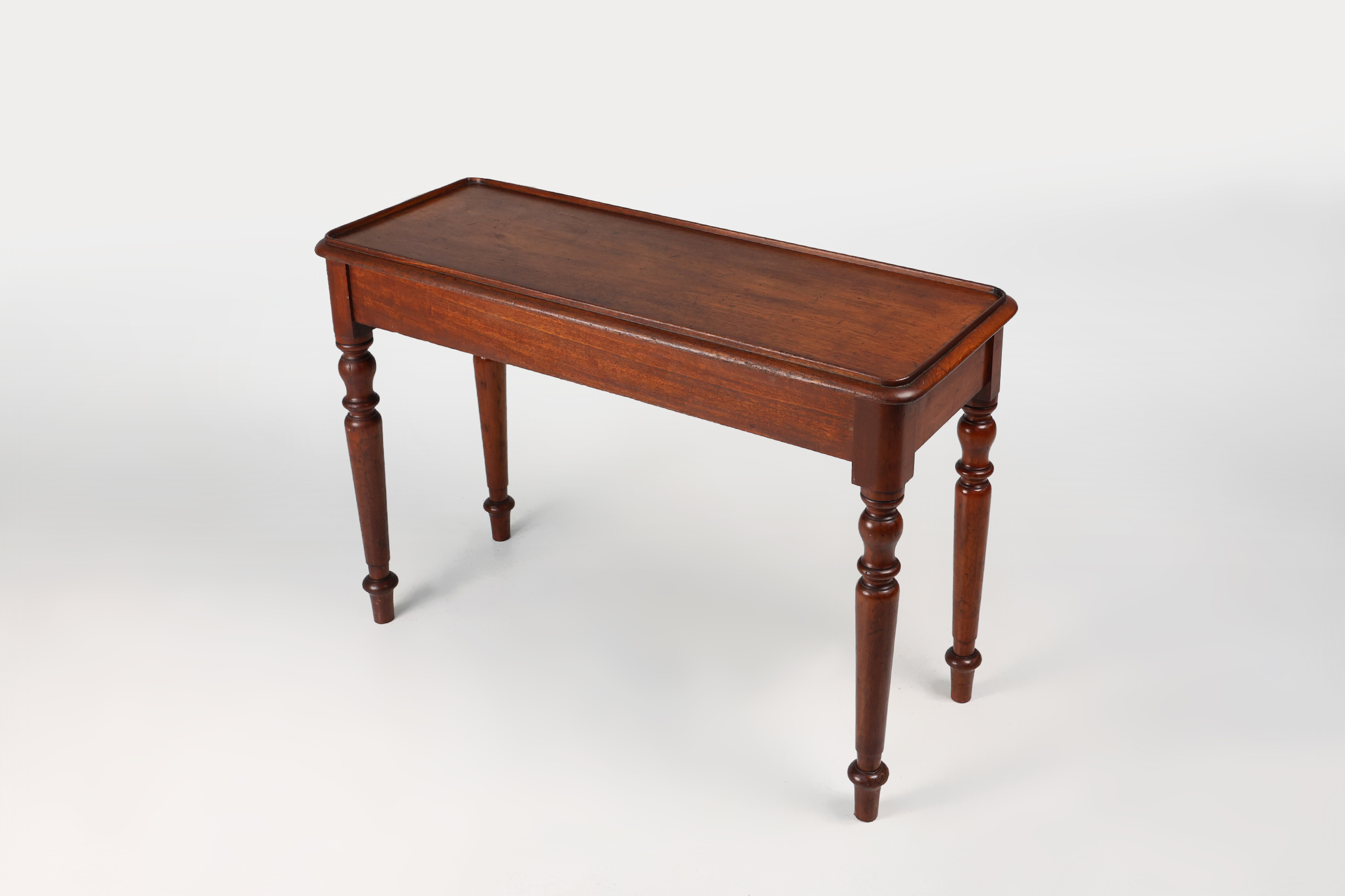 Elegant Mid 19th century English side table in full woodthumbnail